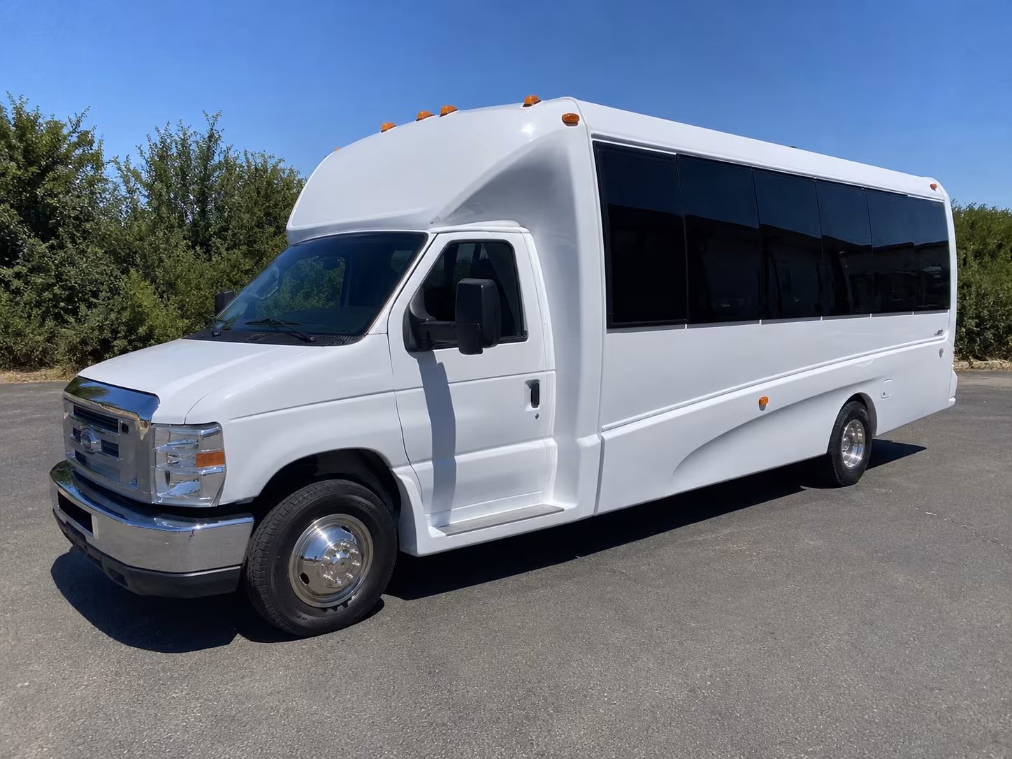Inglewood Birthday, Sweet 16, & Quinceañera Party Bus Rentals