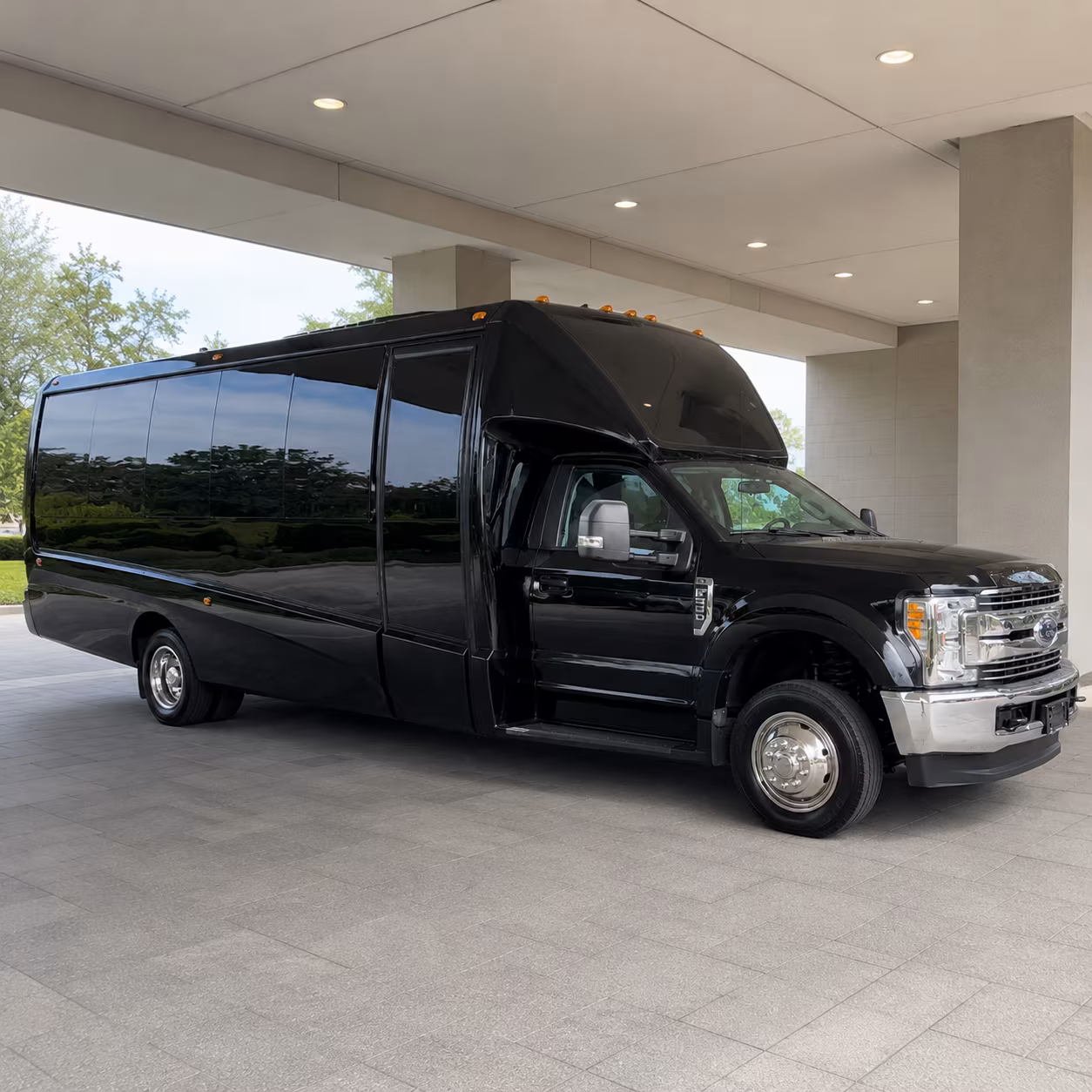 Thousand Oaks Birthday, Sweet 16, & Quinceañera Transportation group transportation