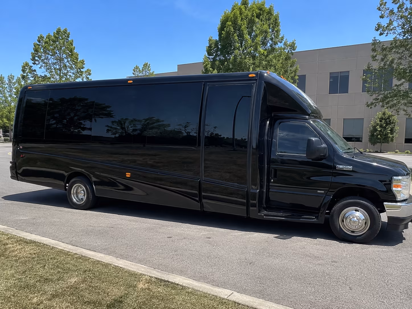 Thousand Oaks Birthday, Sweet 16, & Quinceañera Transportation party bus exterior