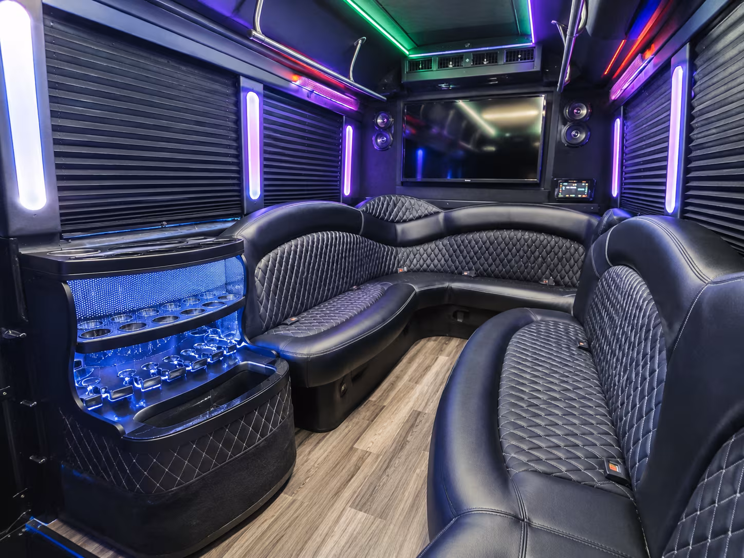 Thousand Oaks Winery Tour & Pub Crawl Transportation party bus exterior